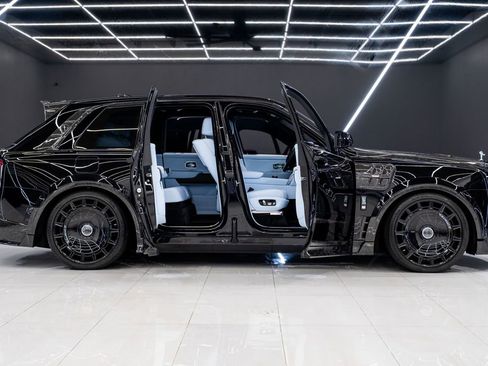 Used 2026 Rolls-Royce Cullinan AWD/4WD image 14