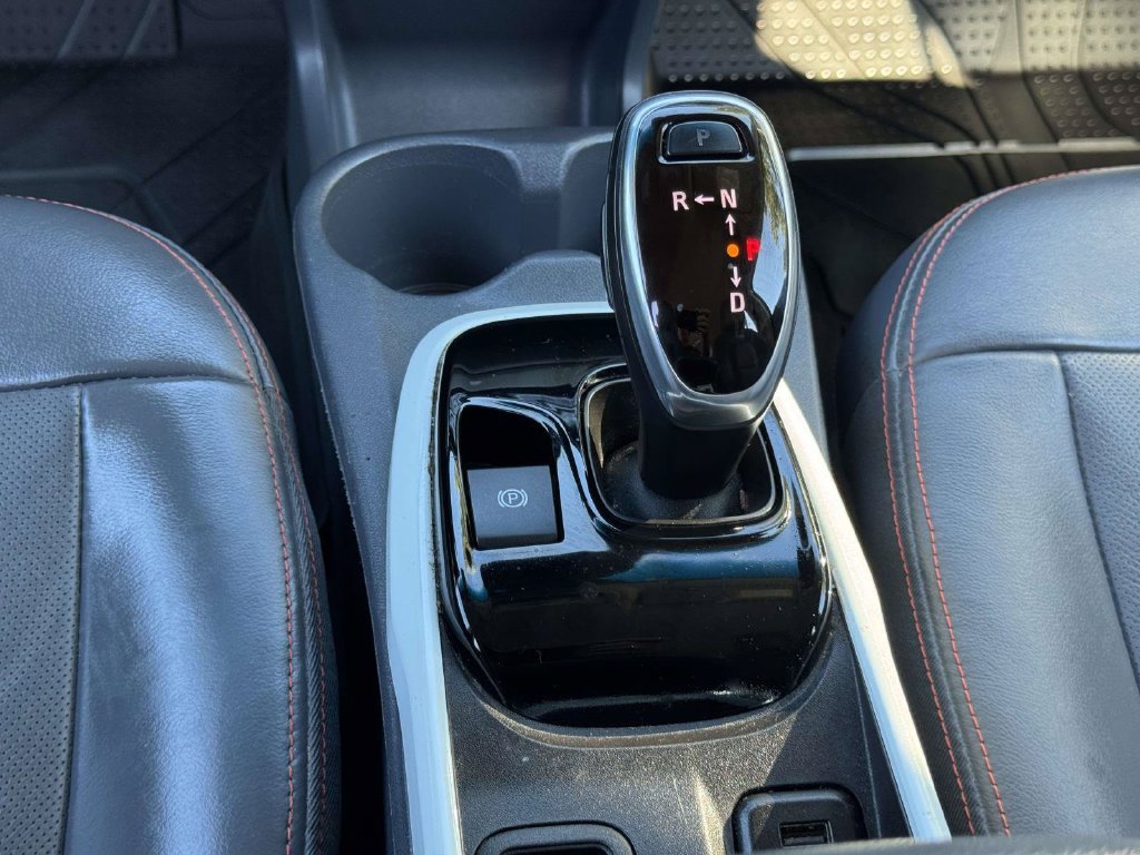 Used 2020 Chevrolet Bolt Premier w/ Infotainment Package FWD image 8