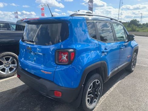 Used 2015 Jeep Renegade Trailhawk AWD/4WD image 3