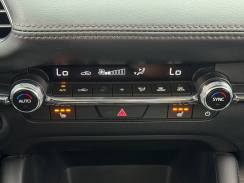Used 2025 MAZDA MAZDA3 s image 27
