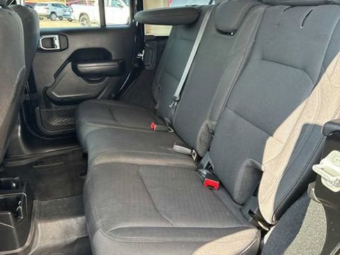 Used 2022 Jeep Wrangler Unlimited Sport image 12