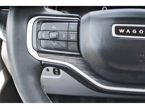 Used 2022 Jeep Wagoneer Series II RWD image 15