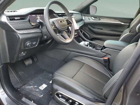 New 2025 Jeep Grand Cherokee Overland w/ Luxury Tech Group IV image 14