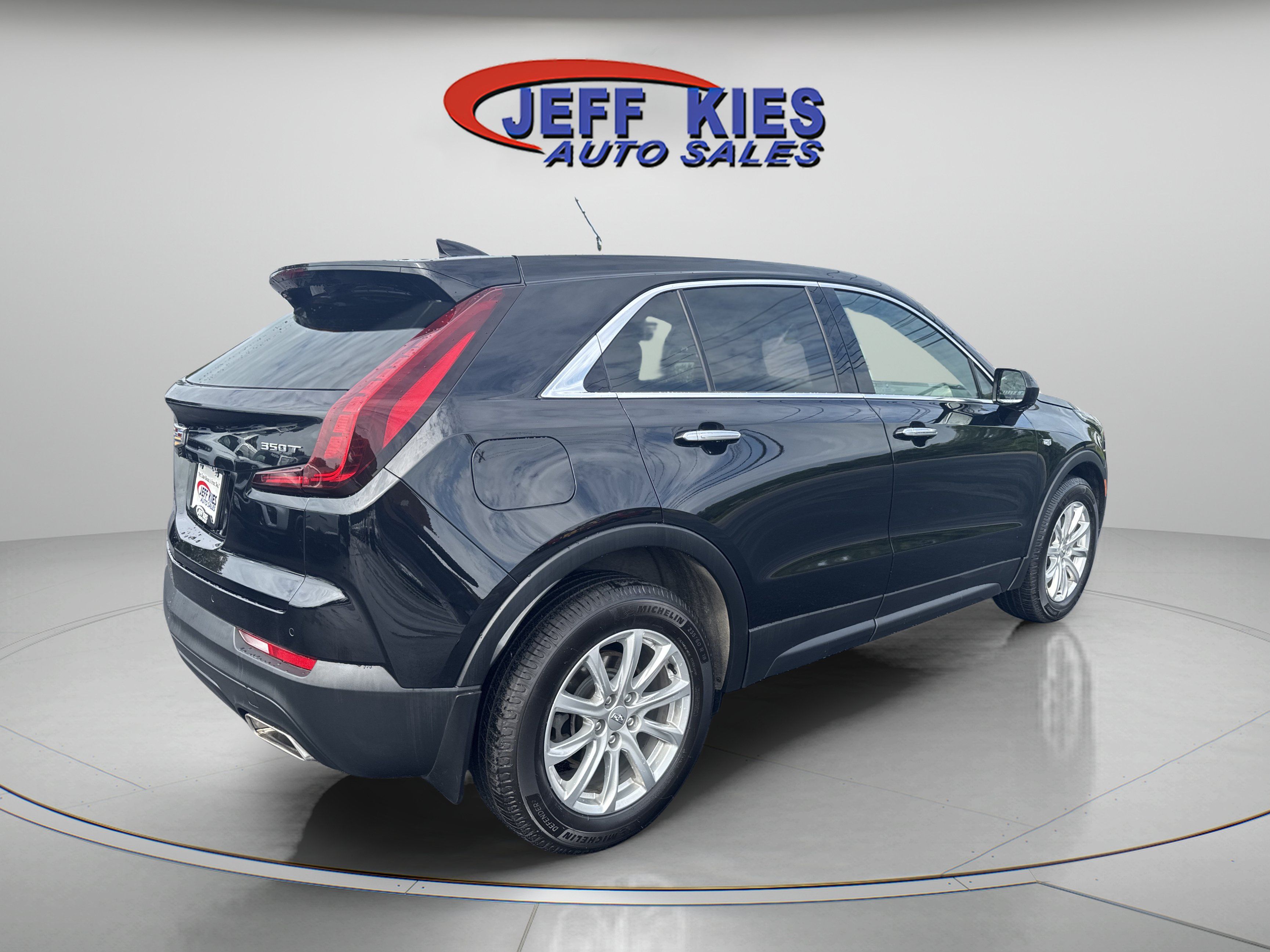 Used 2022 Cadillac XT4 Luxury AWD/4WD image 5