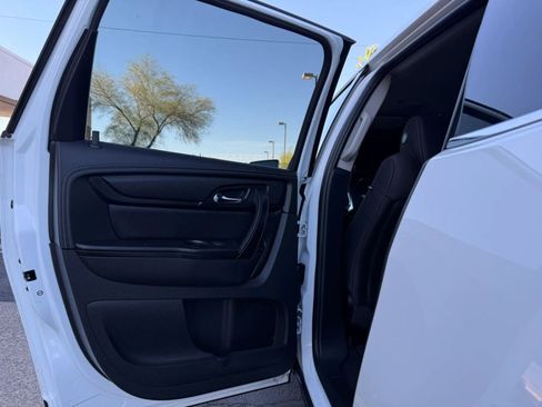 Used 2017 Chevrolet Traverse LT w/ Style and Technology Package AWD/4WD image 31