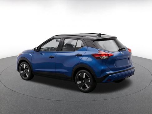 Used 2026 Nissan Kicks SR FWD image 6