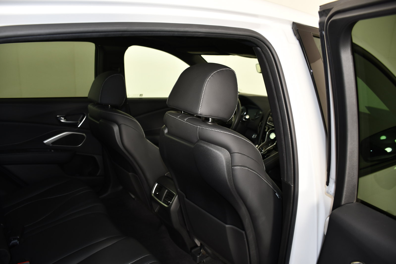 Used 2025 Acura RDX SH-AWD image 43