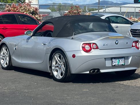Used 2005 BMW Z4 3.0i RWD image 6