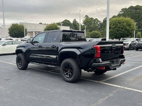 Used 2025 Toyota Tacoma TRD Pro AWD/4WD image 6