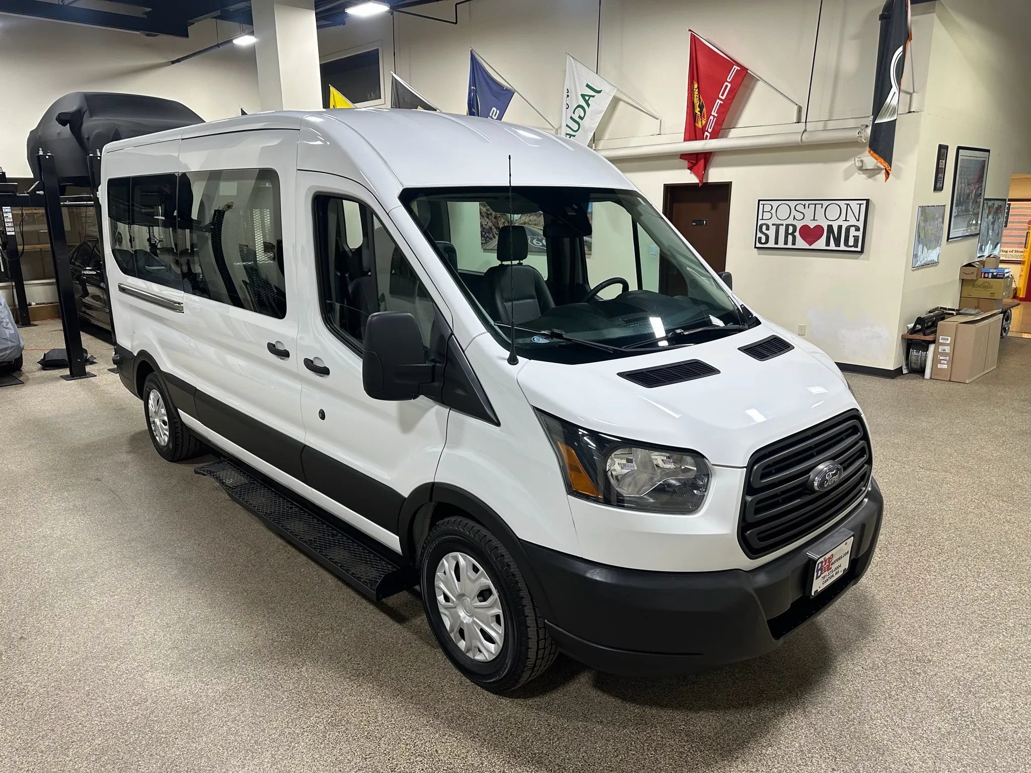 Used 2019 Ford Transit 350 XL RWD image 6