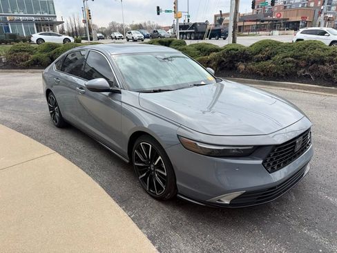 Used 2023 Honda Accord Touring image 4