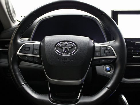 Used 2022 Toyota Highlander Limited image 32