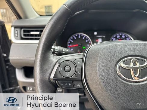Used 2019 Toyota RAV4 XLE Premium FWD image 23