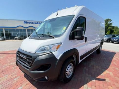 Used 2025 RAM ProMaster 2500 w/ Convenience Group FWD image 5