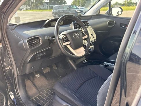 Used 2018 Toyota Prius Three FWD image 11