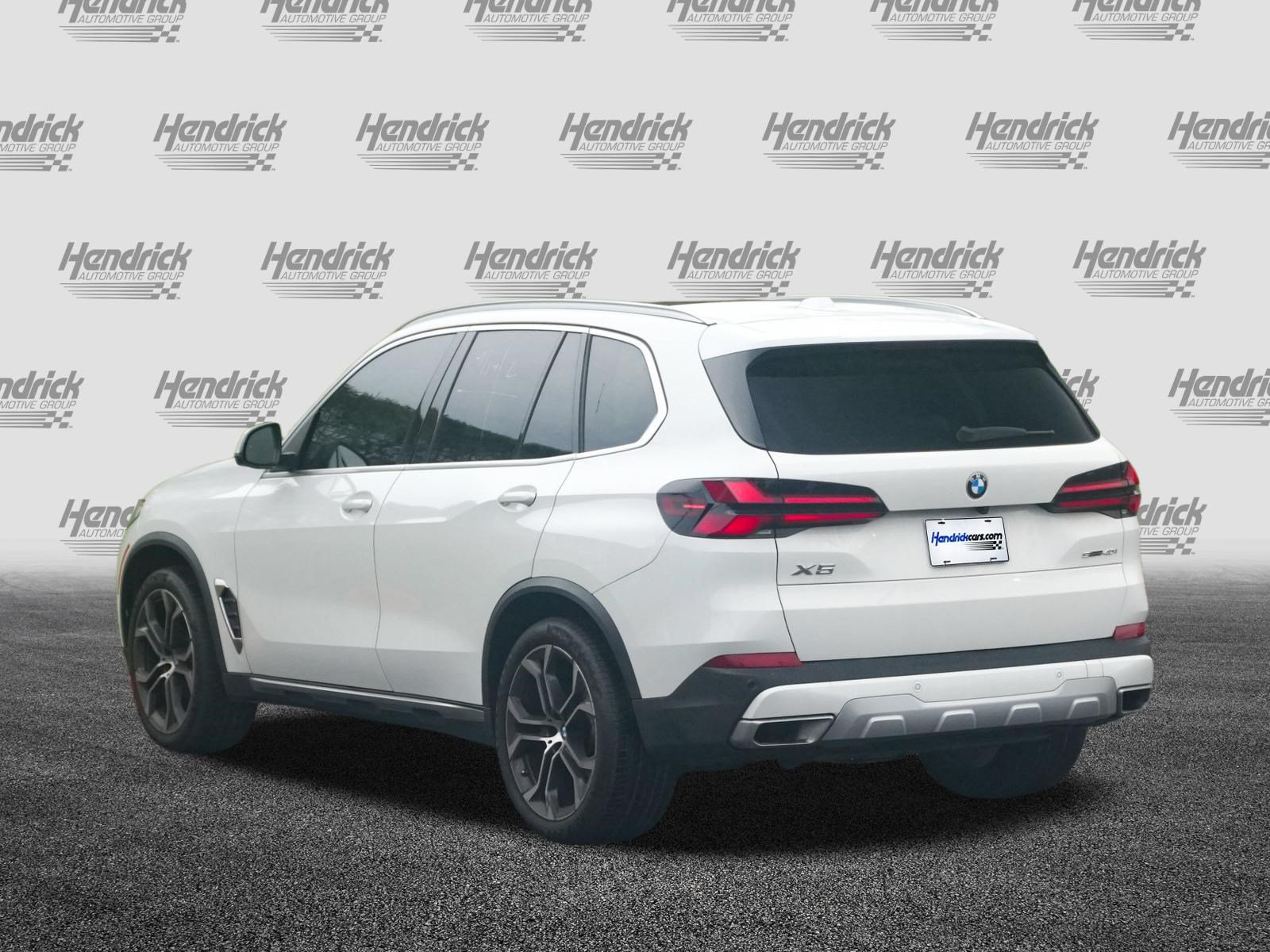 Certified 2025 BMW X5 sDrive40i w/ Parking Assistance Package RWD image 5