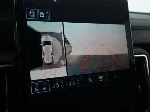 Used 2025 GMC Yukon Denali w/ Denali Reserve Package image 23