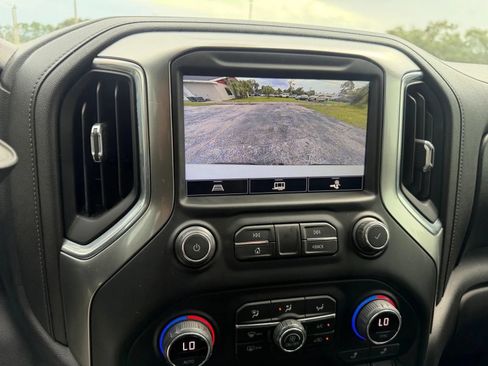 Used 2021 Chevrolet Silverado 1500 LT Trail Boss w/ Convenience Package II AWD/4WD image 23