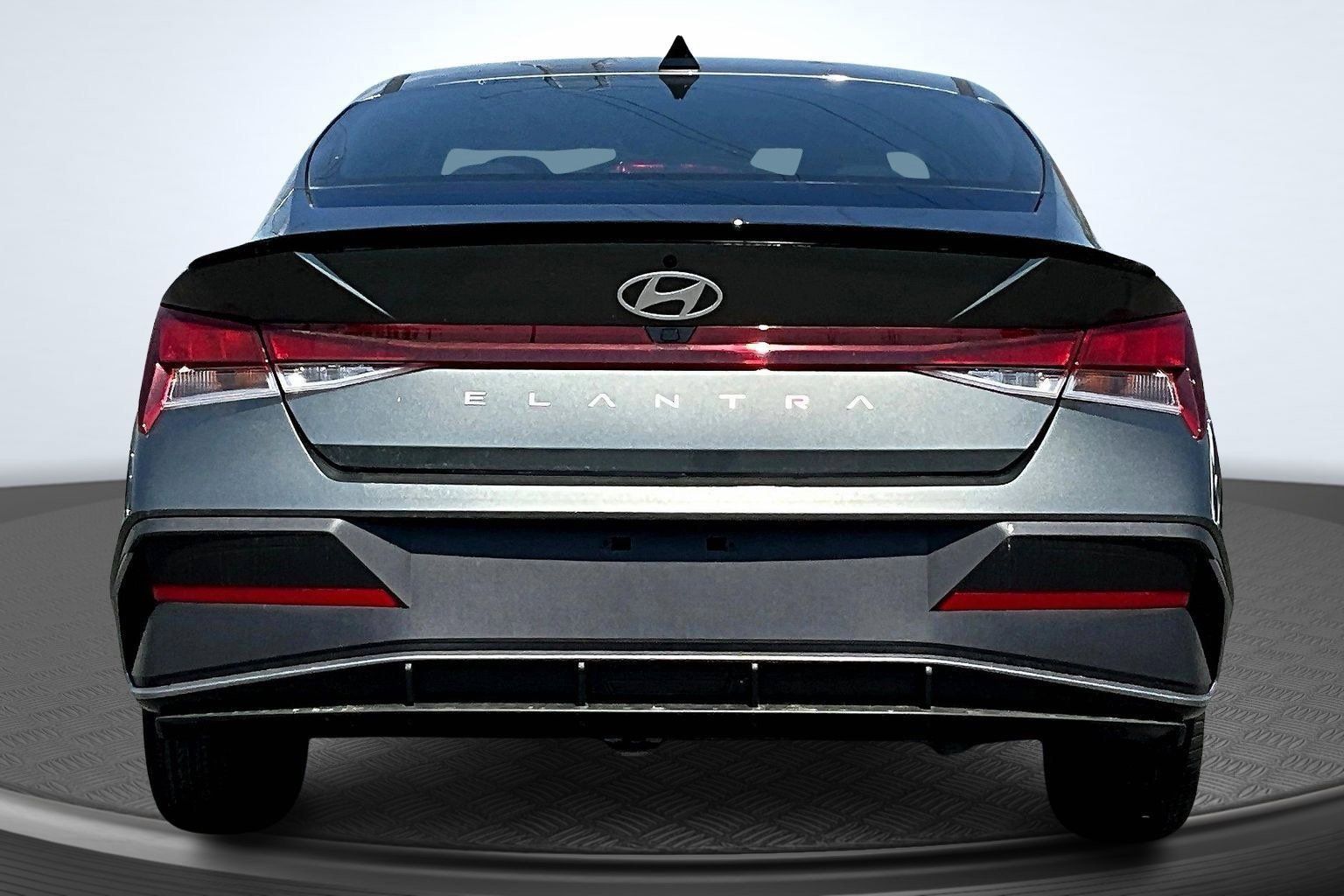 Used 2026 Hyundai Elantra SEL Sport Premium FWD image 3