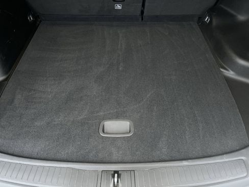 Used 2023 Jeep Grand Cherokee Laredo X image 11