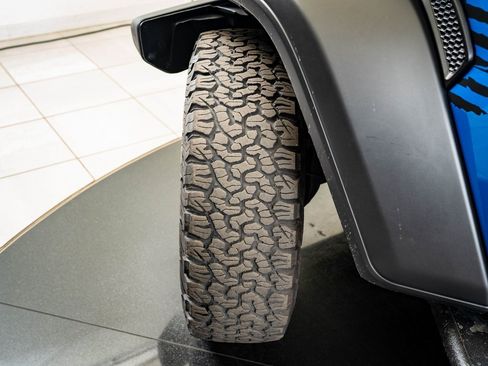 Used 2022 Jeep Wrangler Sport S image 40