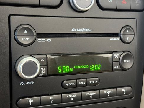 Used 2005 Ford Mustang GT Premium RWD image 17