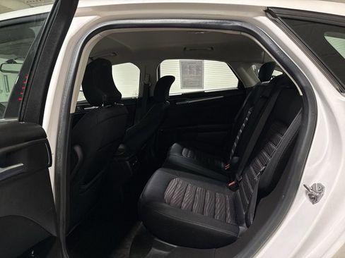 Used 2016 Ford Fusion SE w/ SE Cold Weather Package image 22