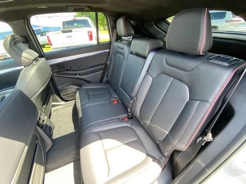 Used 2024 Jeep Wagoneer Launch Edition AWD/4WD image 12