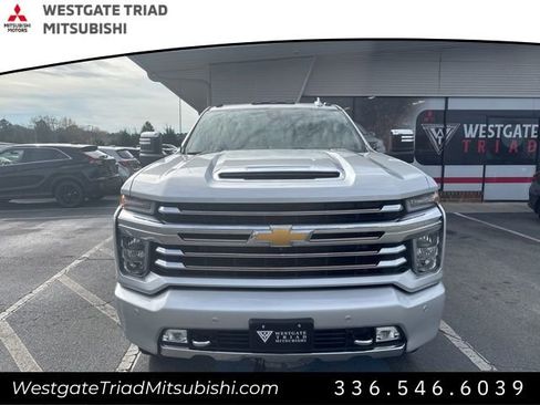 Used 2020 Chevrolet Silverado 2500 High Country w/ Technology Package AWD/4WD image 2