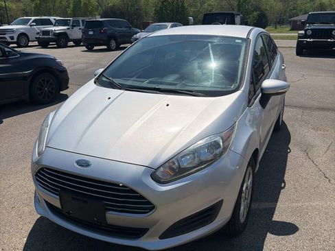 Used 2014 Ford Fiesta SE image 5