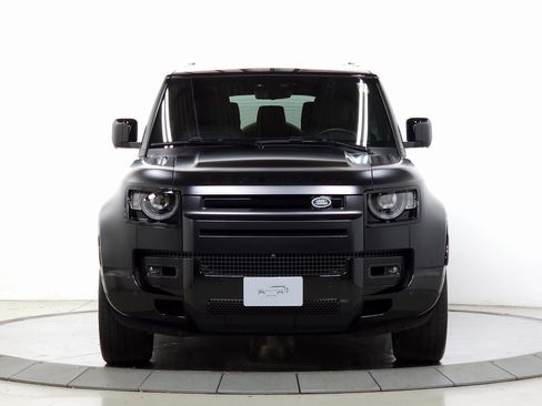 Used 2024 Land Rover Defender 130 X image 11