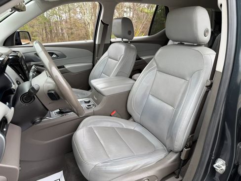 Used 2019 Chevrolet Traverse Premier w/ LPO, 'HIT The Road' Package image 29