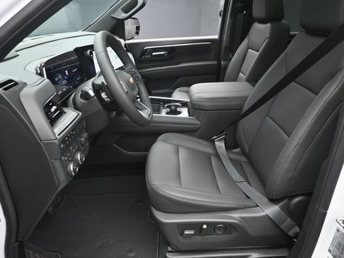 New 2026 Chevrolet Suburban LT w/ Comfort Package AWD/4WD image 21