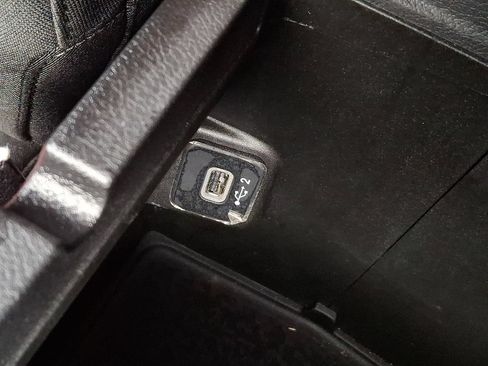 Used 2018 Jeep Wrangler Sport AWD/4WD image 25