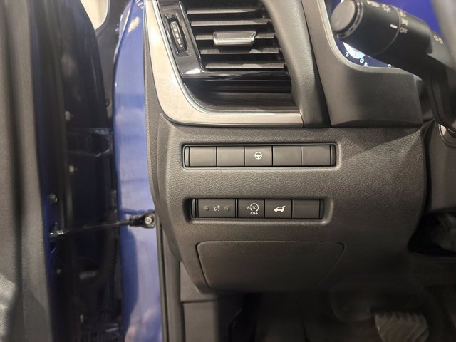 Certified 2023 Nissan Rogue Platinum AWD/4WD image 17