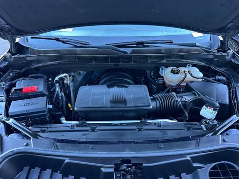 Used 2024 Chevrolet Suburban LT image 26