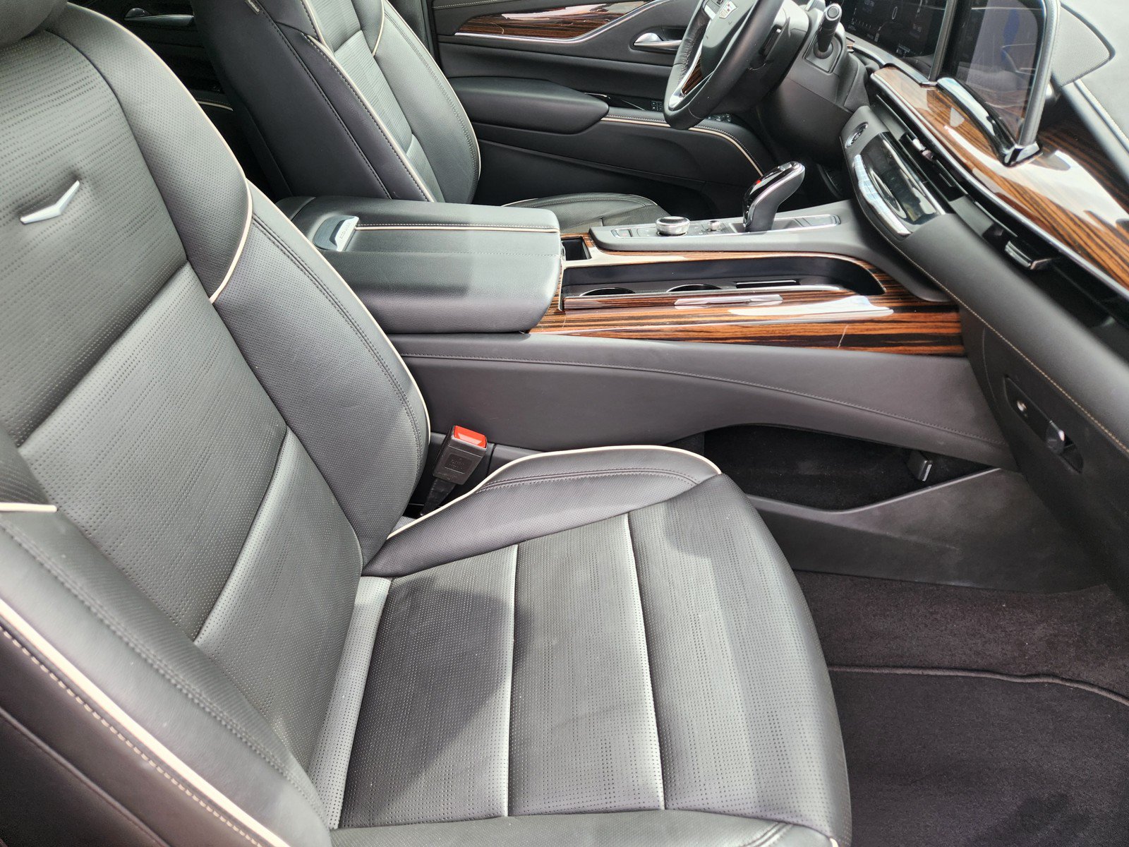 Used 2023 Cadillac Escalade ESV Premium Luxury AWD/4WD image 12