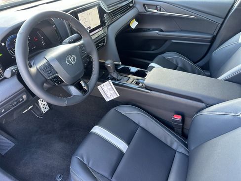 New 2026 Toyota Camry SE Nightshade image 9