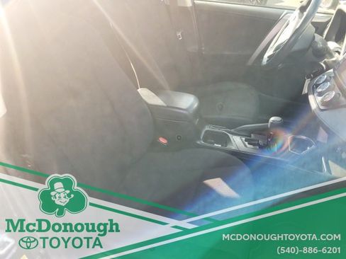 Used 2017 Toyota RAV4 LE image 12