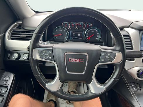 Used 2019 GMC Yukon SLT w/ Premium Edition AWD/4WD image 28