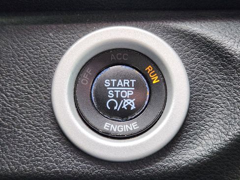 Used 2015 RAM 1500 Sport w/ Black Ram 1500 Sport Group image 31