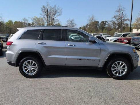 Used 2021 Jeep Grand Cherokee Laredo w/ Security & Convenience Group image 3