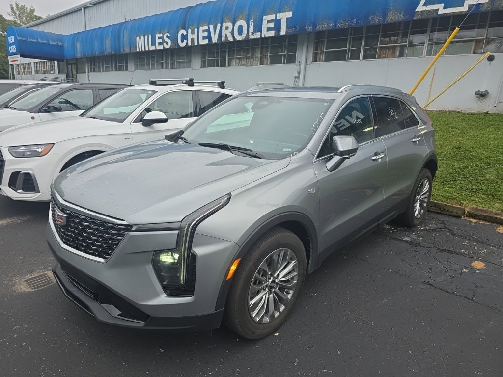 Used 2025 Cadillac XT4 Premium Luxury AWD/4WD image 3