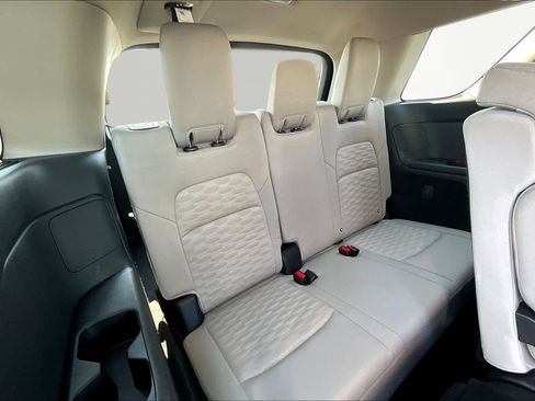 Used 2024 Nissan Pathfinder SV AWD/4WD image 26