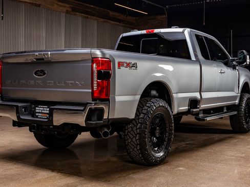 Used 2024 Ford F350 Lariat w/ FX4 Off-Road Package image 10