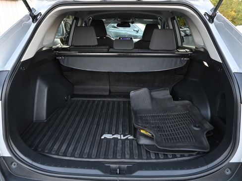 Used 2023 Toyota RAV4 XLE w/ XLE Grade Weather Package image 20