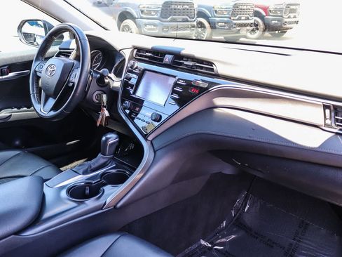 Used 2020 Toyota Camry SE FWD image 15