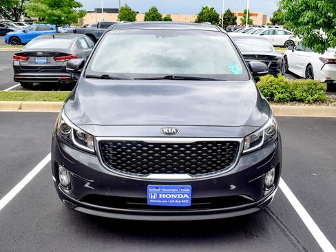 Used 2017 Kia Sedona EX FWD image 3