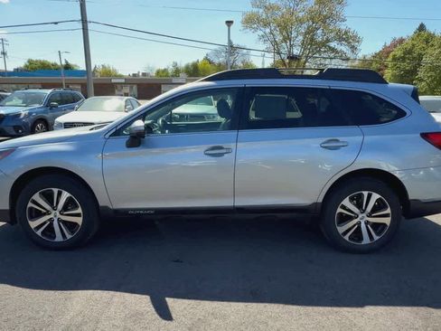 Used 2019 Subaru Outback 2.5i Limited AWD/4WD image 5