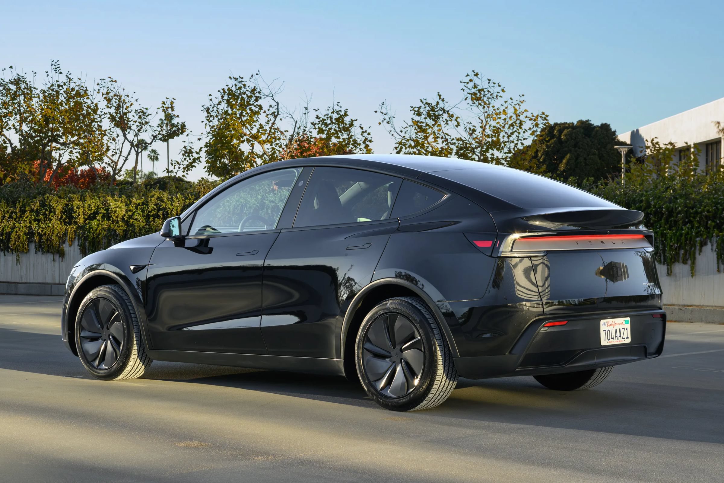 Used 2026 Tesla Model Y AWD image 4